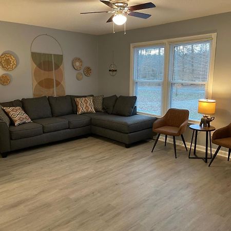 Remodeled Cottage With Sunroom マンチェスター エクステリア 写真