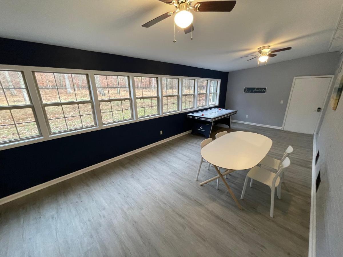 Remodeled Cottage With Sunroom マンチェスター エクステリア 写真